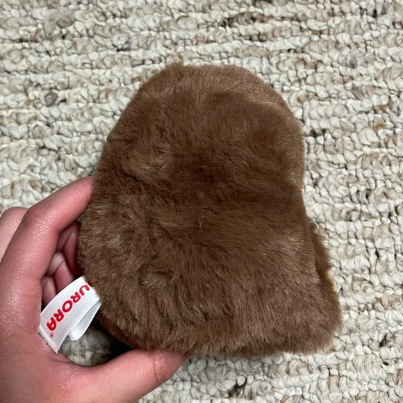 🦥AURORA: Small sloth plush with a heart “Hugs” saying. - Picture 7 of 8